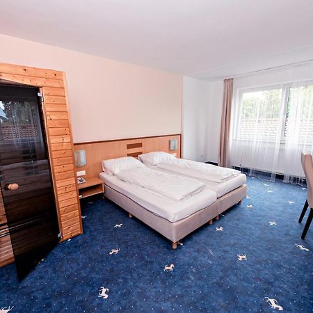 Hotel Wiental Pressbaum Екстериор снимка