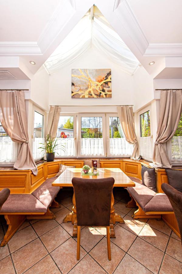 Hotel Wiental Pressbaum Екстериор снимка