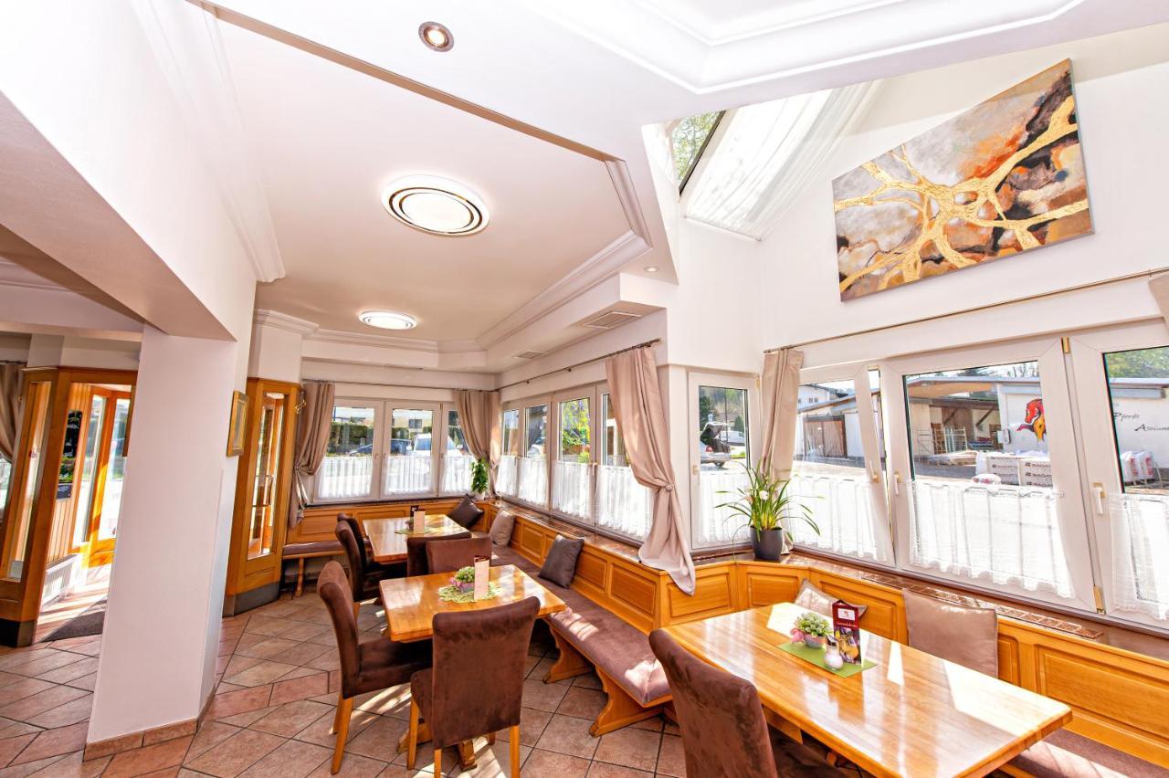 Hotel Wiental Pressbaum Екстериор снимка