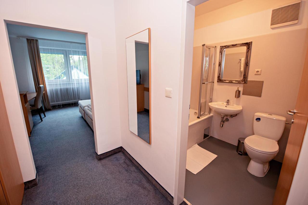 Hotel Wiental Pressbaum Екстериор снимка