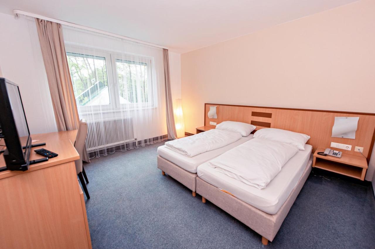 Hotel Wiental Pressbaum Екстериор снимка